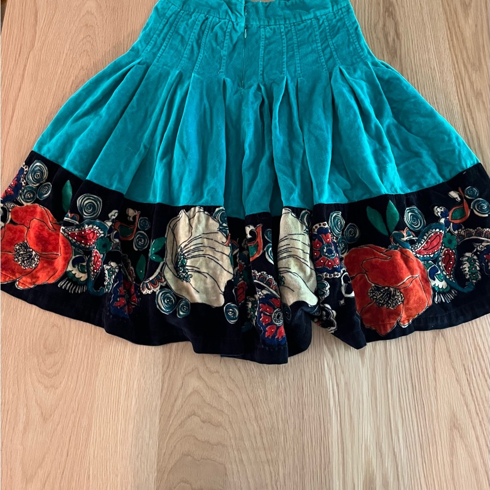 Anthropologie FEI Velvet like Skirt with Floral Design and Beading Size 2
